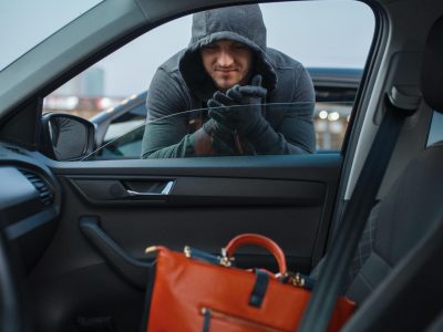 car-robber-steals-women-39-s-handbag-stealing-2023-11-27-05-15-53-utc (1)